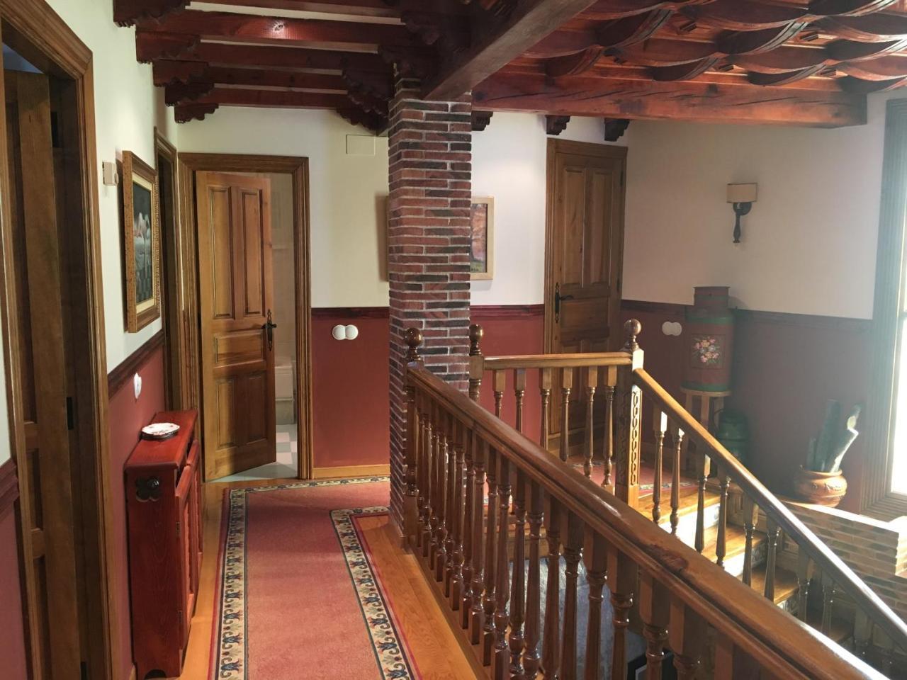 ナバレドンダ・デ・グレドス Ermita De Gredosヴィラ エクステリア 写真