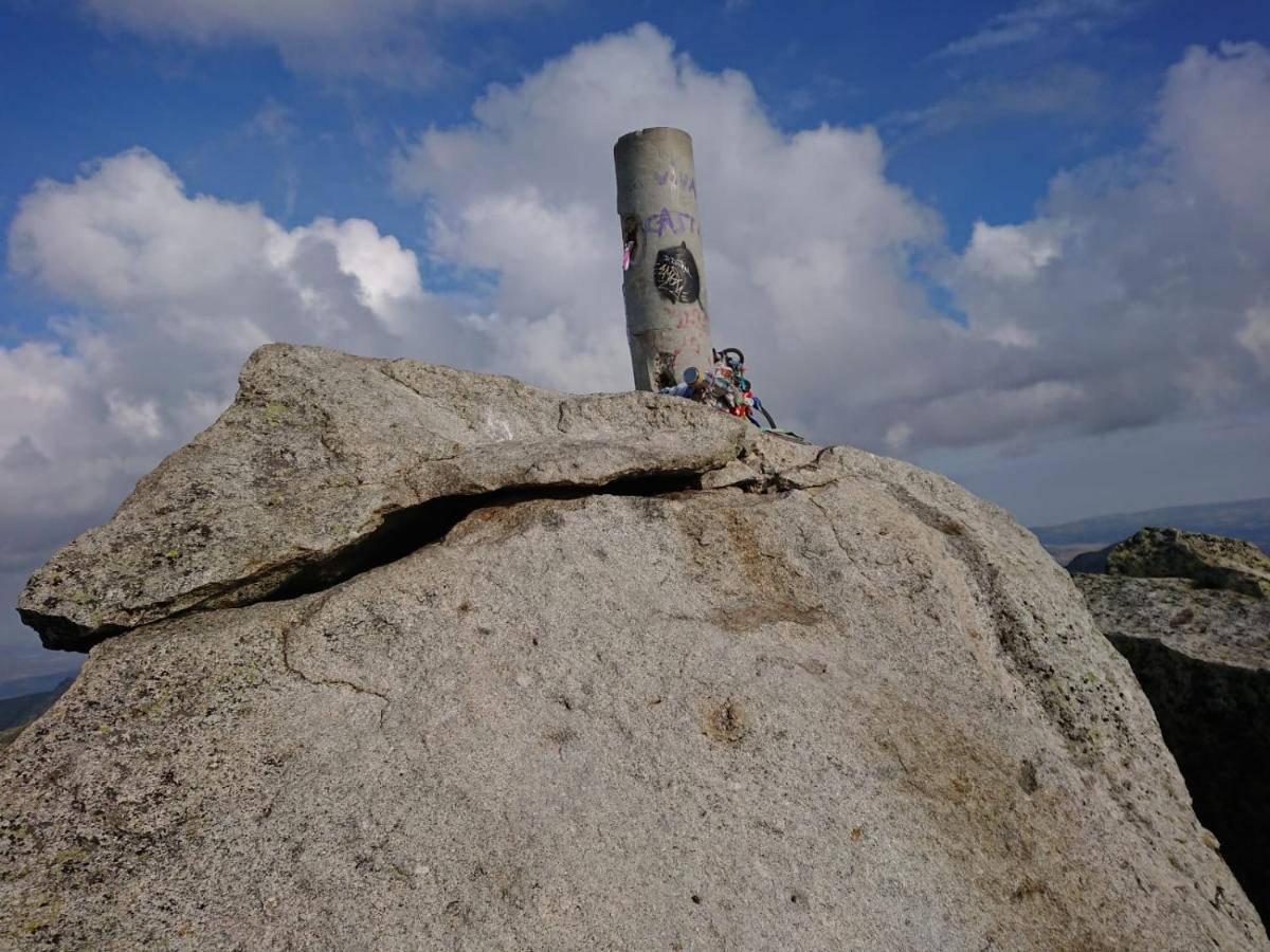 ナバレドンダ・デ・グレドス Ermita De Gredosヴィラ エクステリア 写真